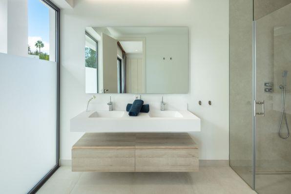 Image No.10-5 Bed Villa / Detached for sale