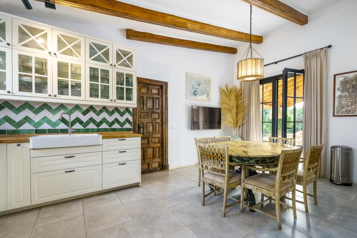 Image No.24-7 Bed Villa / Detached for sale