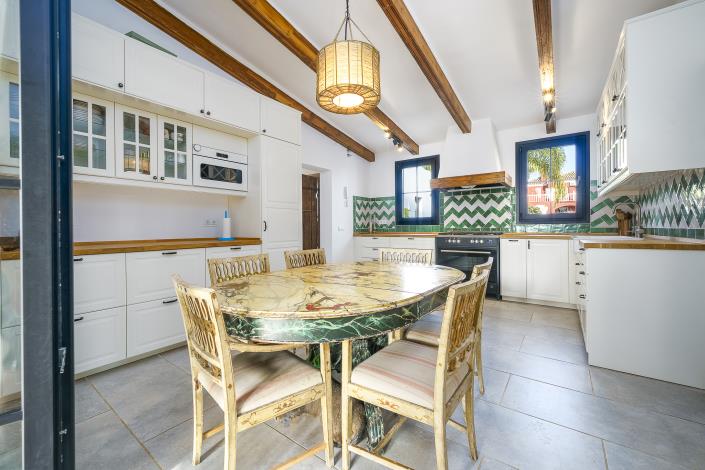 Image No.25-7 Bed Villa / Detached for sale