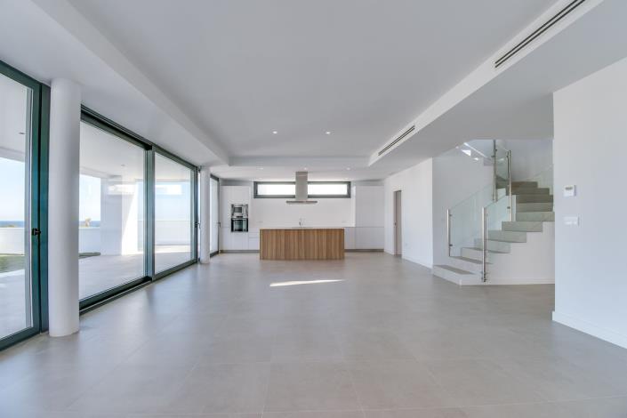 Image No.2-4 Bed Villa for sale