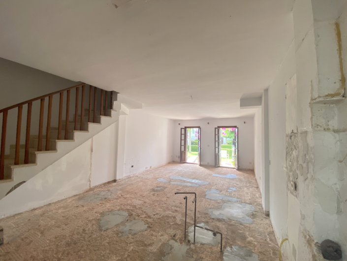 Image No.9-2 Bed Townhouse for sale