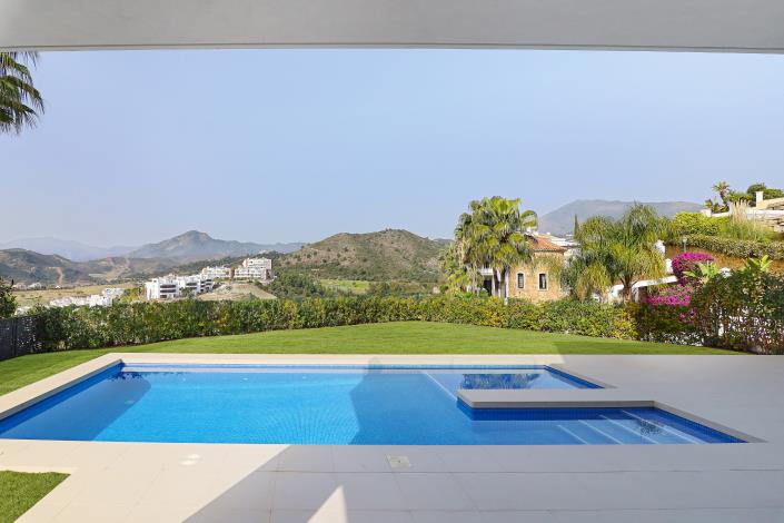 Image No.2-5 Bed Villa for sale