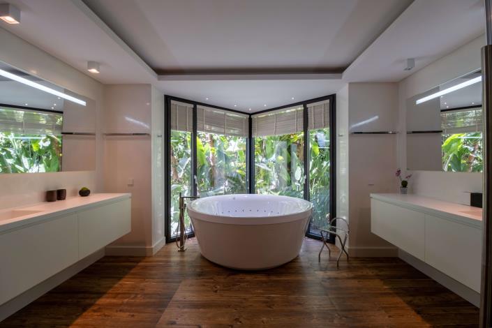 Image No.20-5 Bed Villa for sale