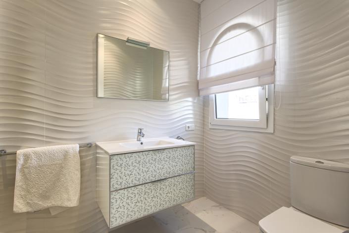 Image No.20-8 Bed Villa for sale