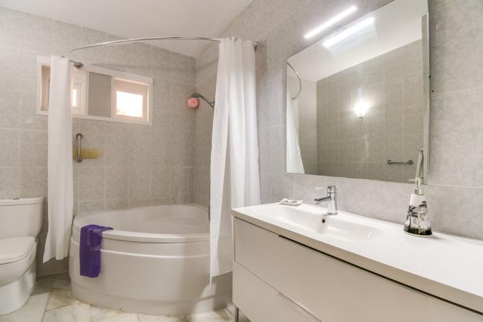 Image No.19-3 Bed Villa for sale