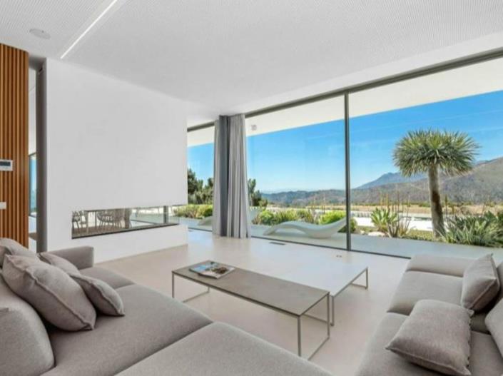 Image No.3-4 Bed Villa for sale