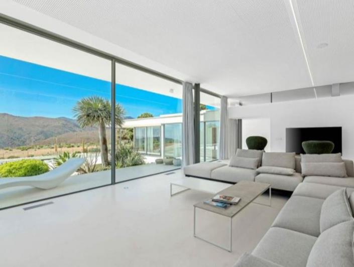 Image No.4-4 Bed Villa for sale