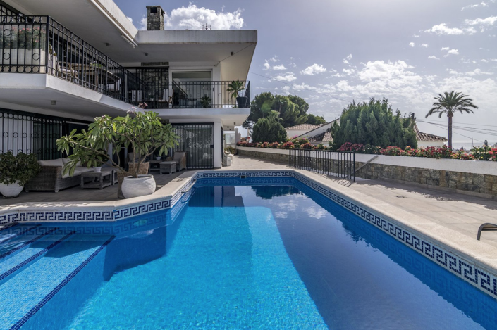 Image No.28-4 Bed Villa / Detached for sale