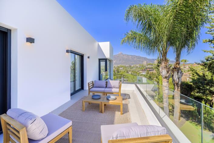 Image No.5-Villa de 5 chambres à vendre à Nueva Andalucia