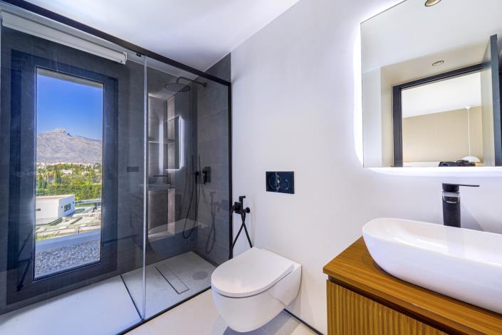 Image No.17-Villa de 5 chambres à vendre à Nueva Andalucia