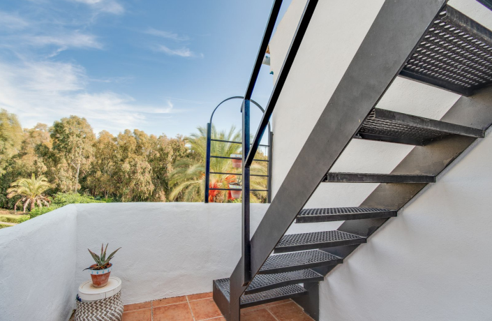 Image No.13-3 Bed Townhouse for sale