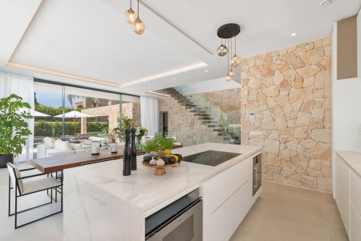 Image No.6-6 Bed Villa for sale