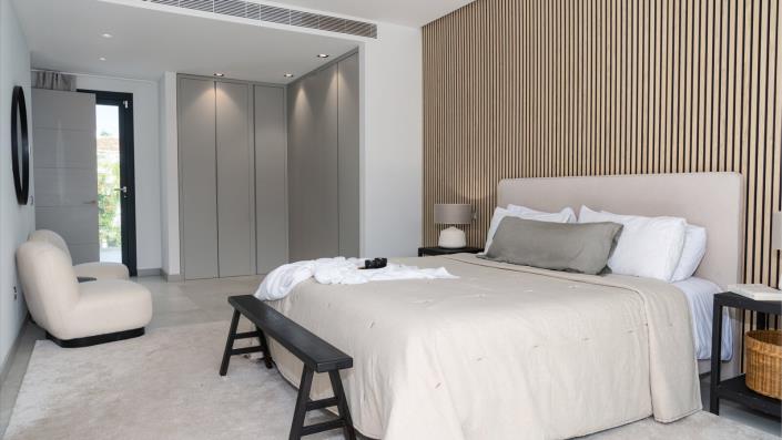 Image No.8-5 Bed Villa for sale