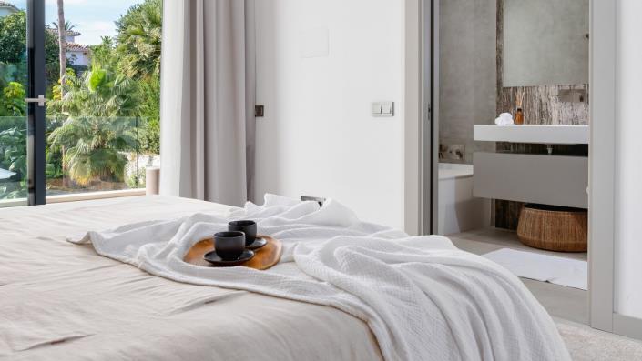 Image No.15-5 Bed Villa for sale