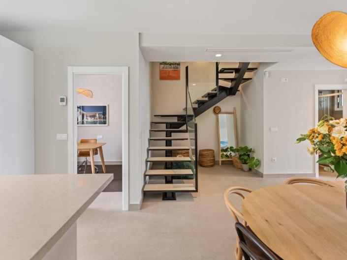 Image No.12-5 Bed Apartment for sale