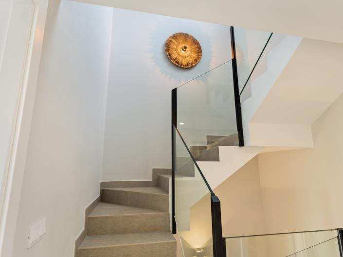 Image No.13-5 Bed Apartment for sale