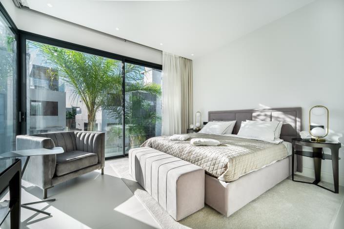 Image No.10-4 Bed Apartment for sale