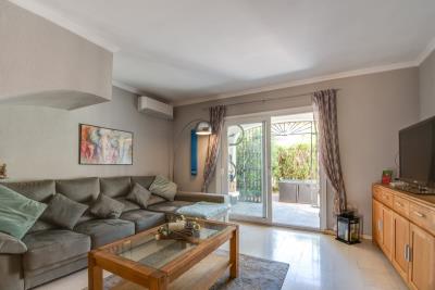 10-bb915d1cb19341576dcdc994b81ab9c5