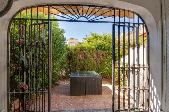 Image No.14-2 Bed Townhouse for sale