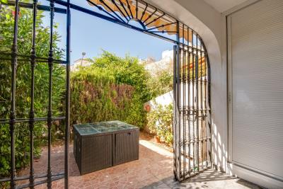 13-5fd73dea700db77384c091ca9818b1a9