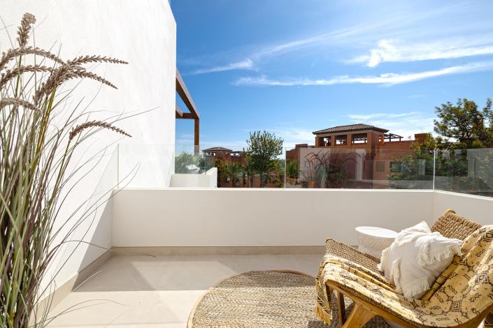 Image No.20-3 Bed Apartment for sale