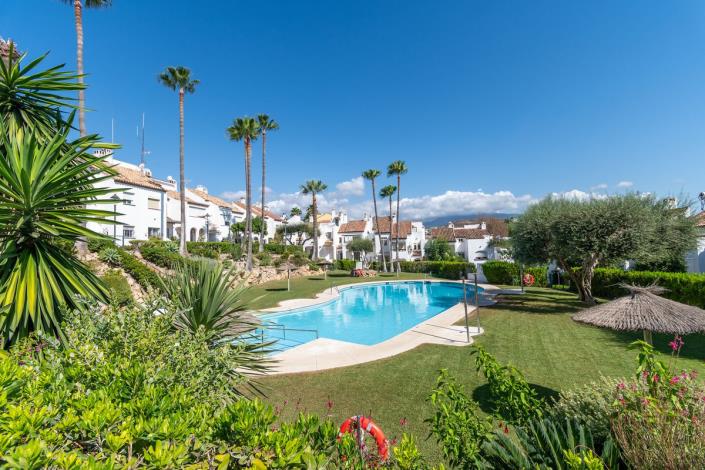 Image No.21-3 Bed Townhouse for sale