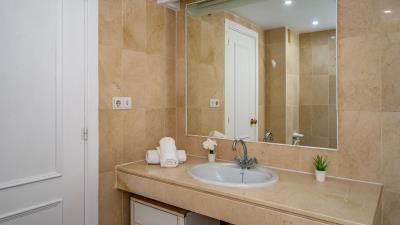 12-53013098fcab6c38b1379cd33298e050