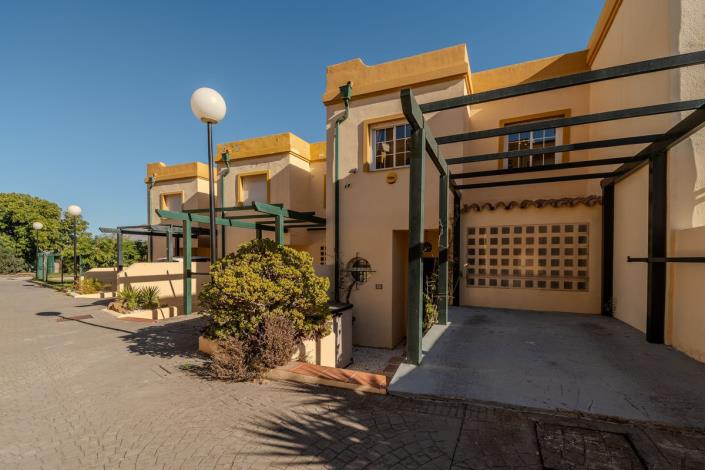 Image No.4-3 Bed Townhouse for sale