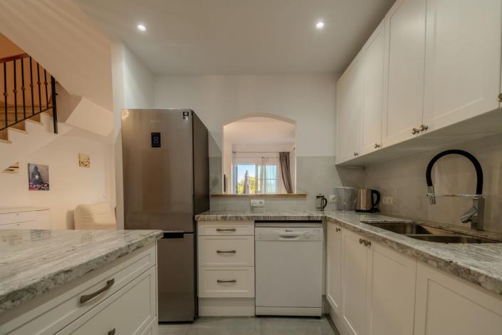 Image No.10-3 Bed Townhouse for sale