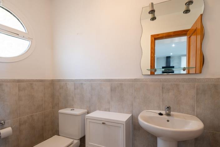 Image No.11-3 Bed Townhouse for sale