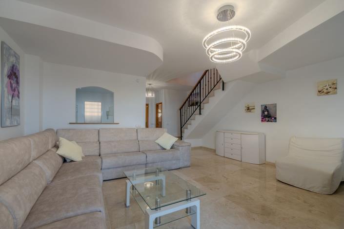 Image No.13-3 Bed Townhouse for sale