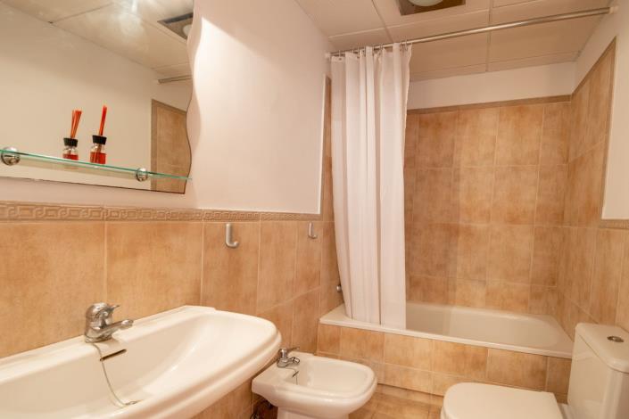 Image No.20-3 Bed Townhouse for sale