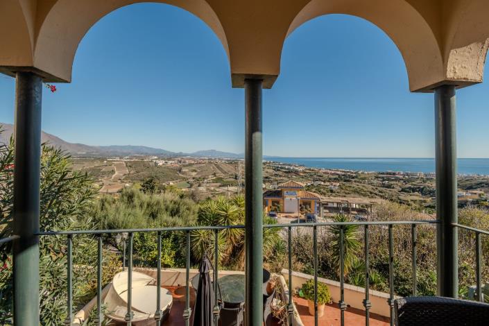 Image No.25-3 Bed Townhouse for sale