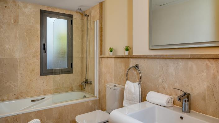 Image No.16-2 Bed Apartment for sale