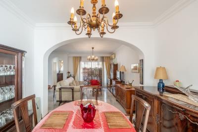 8-e64a9055bba3e77ac8aca3b893cdf826