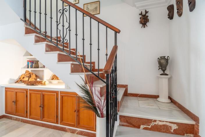 Image No.13-3 Bed Townhouse for sale