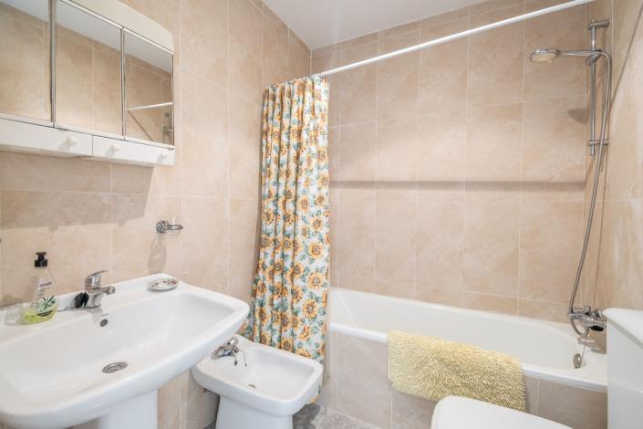 Image No.15-3 Bed Townhouse for sale