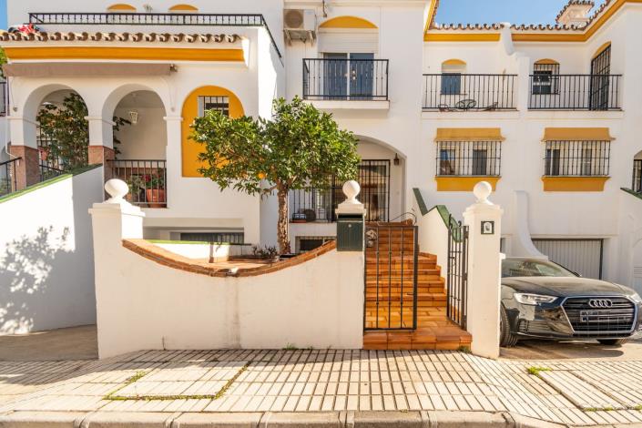 Image No.29-3 Bed Townhouse for sale