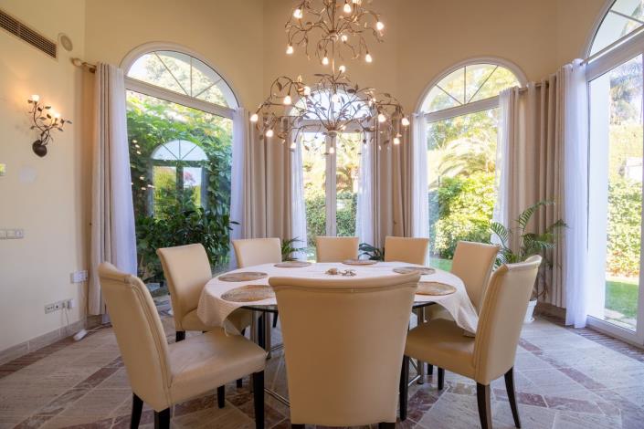 Image No.18-5 Bed Villa for sale