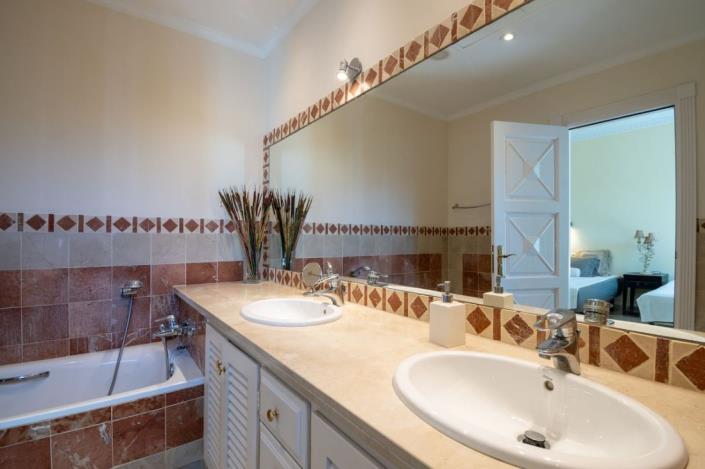 Image No.21-5 Bed Villa for sale