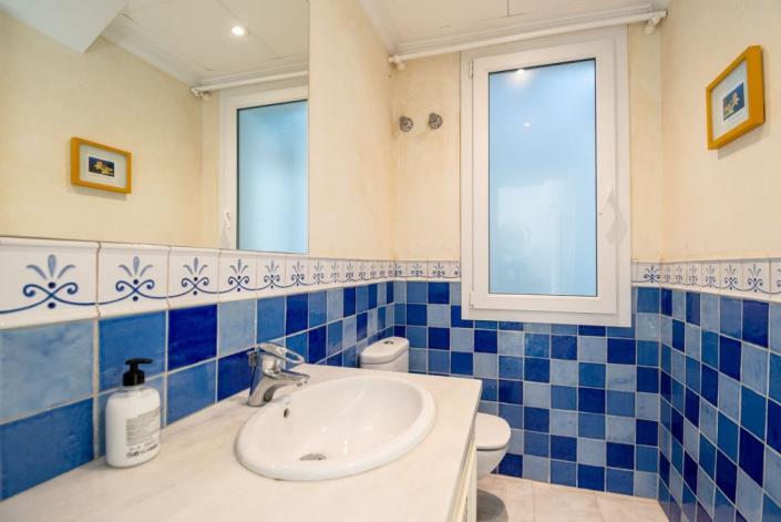 Image No.28-5 Bed Villa for sale