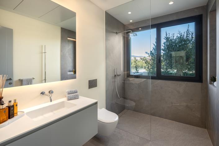 Image No.15-5 Bed Villa for sale