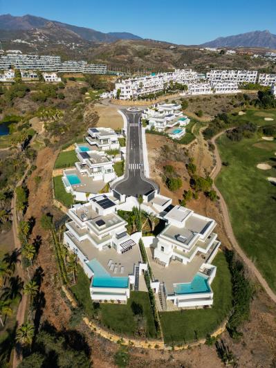 Image No.2-5 Bed Villa for sale