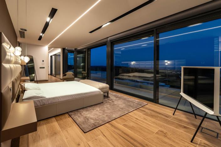 Image No.5-6 Bed Villa for sale