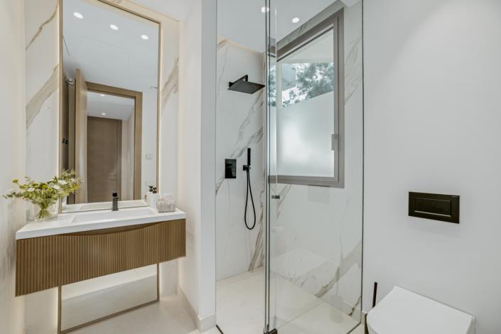 Image No.30-4 Bed Semi-Detached for sale