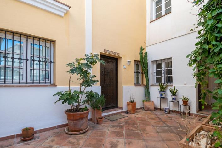 Image No.17-3 Bed Townhouse for sale