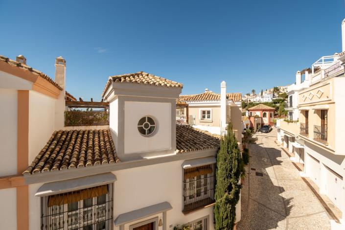 Image No.35-3 Bed Townhouse for sale