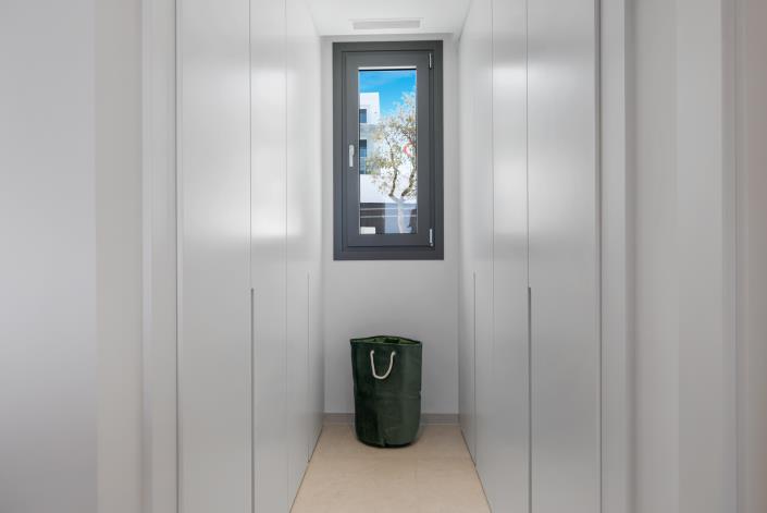 Image No.25-3 Bed Apartment for sale