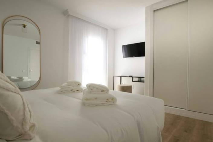 Image No.9-2 Bed Apartment for sale