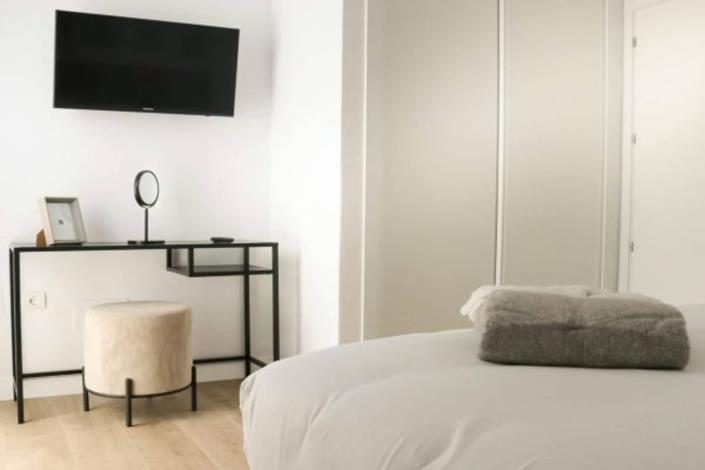 Image No.16-2 Bed Apartment for sale